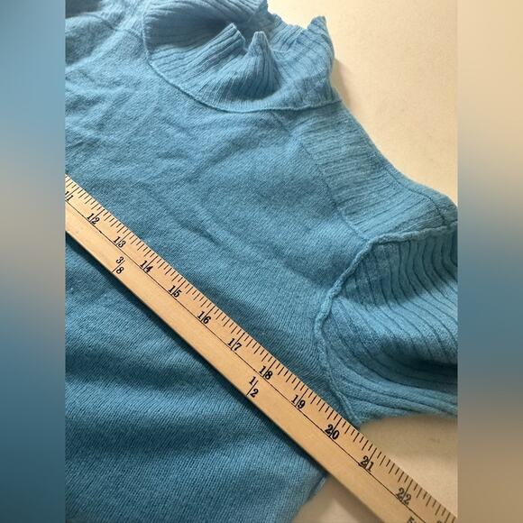 Free People 100% Cashmere Blue Turtleneck Cropped Women Sweater Size Small - Picture 5 of 7